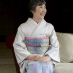 着物を着た70代女性